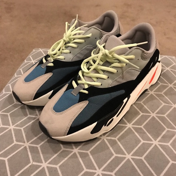 yeezy 700 replicas